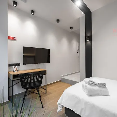 Vellow Door, Nilie Hospitality Mgmt * Saloniki